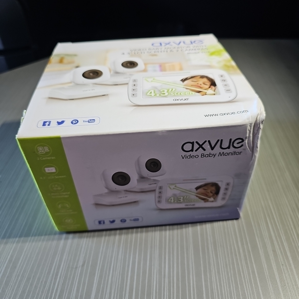 White Video Baby Monitor with 4.3" Screen